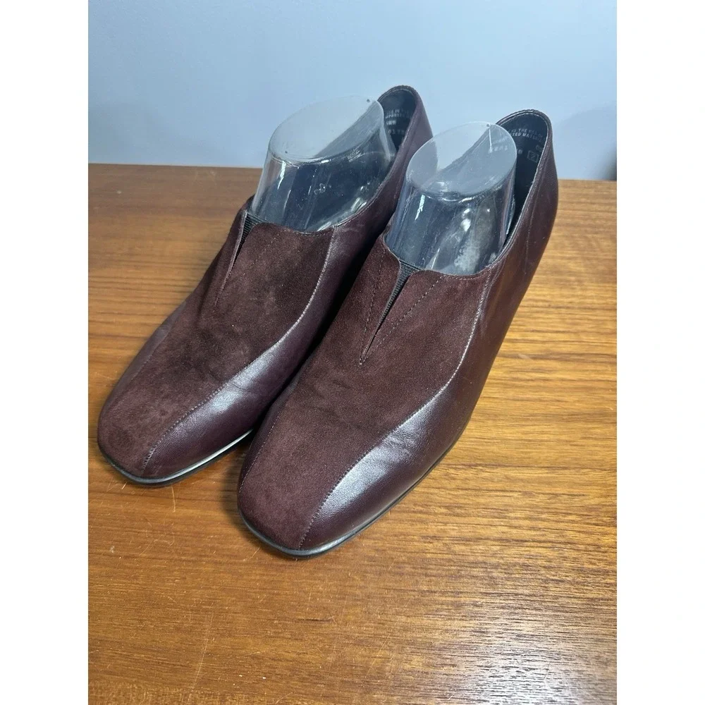 Munro Women's Leather Loafers Size 11WW Burgundy Heeled Slip On